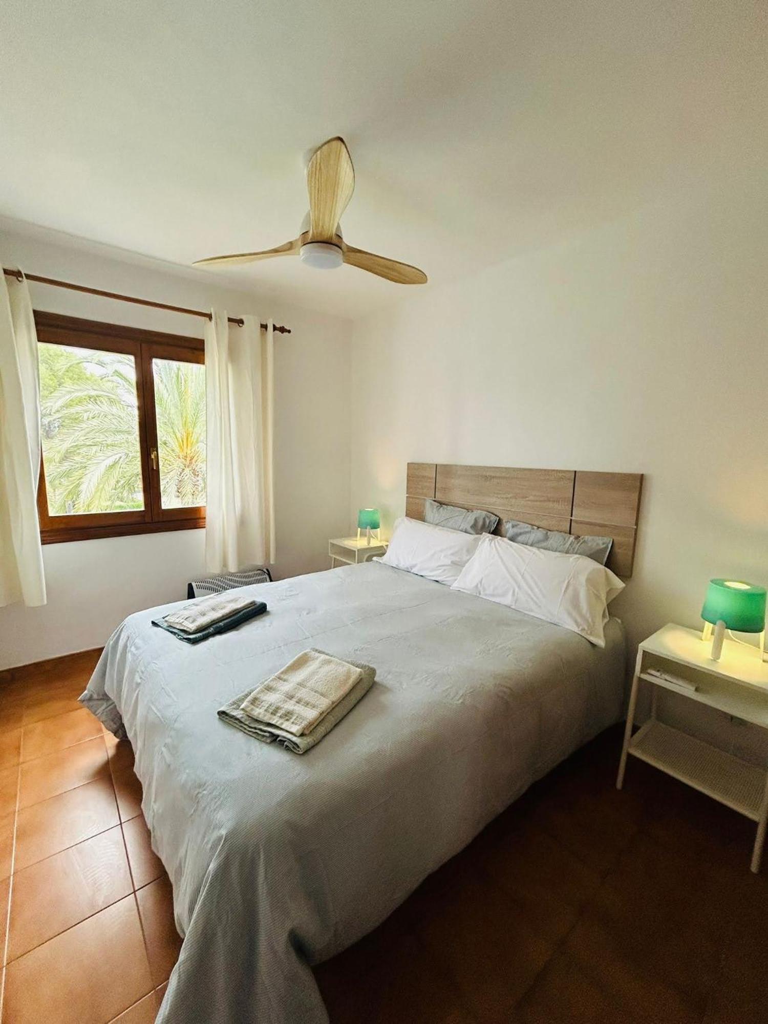 Buganvilla Pool Appartement Muntanya la Sella
